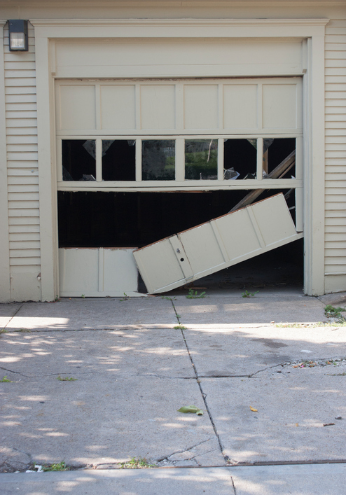 6 Signs That It’s Time for a New Garage Door