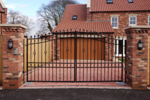 Are You Having a Custom Gate Made? Make sure You Hire a Company with These Three Attributes