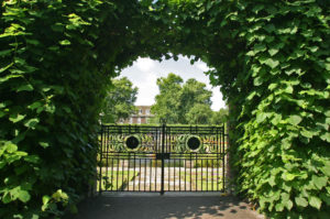 Everything You Need to Know About Servicing and Repairing Your Custom Gate